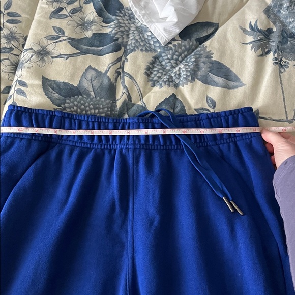 Lululemon oversized scuba joggers - Picture 4 of 5